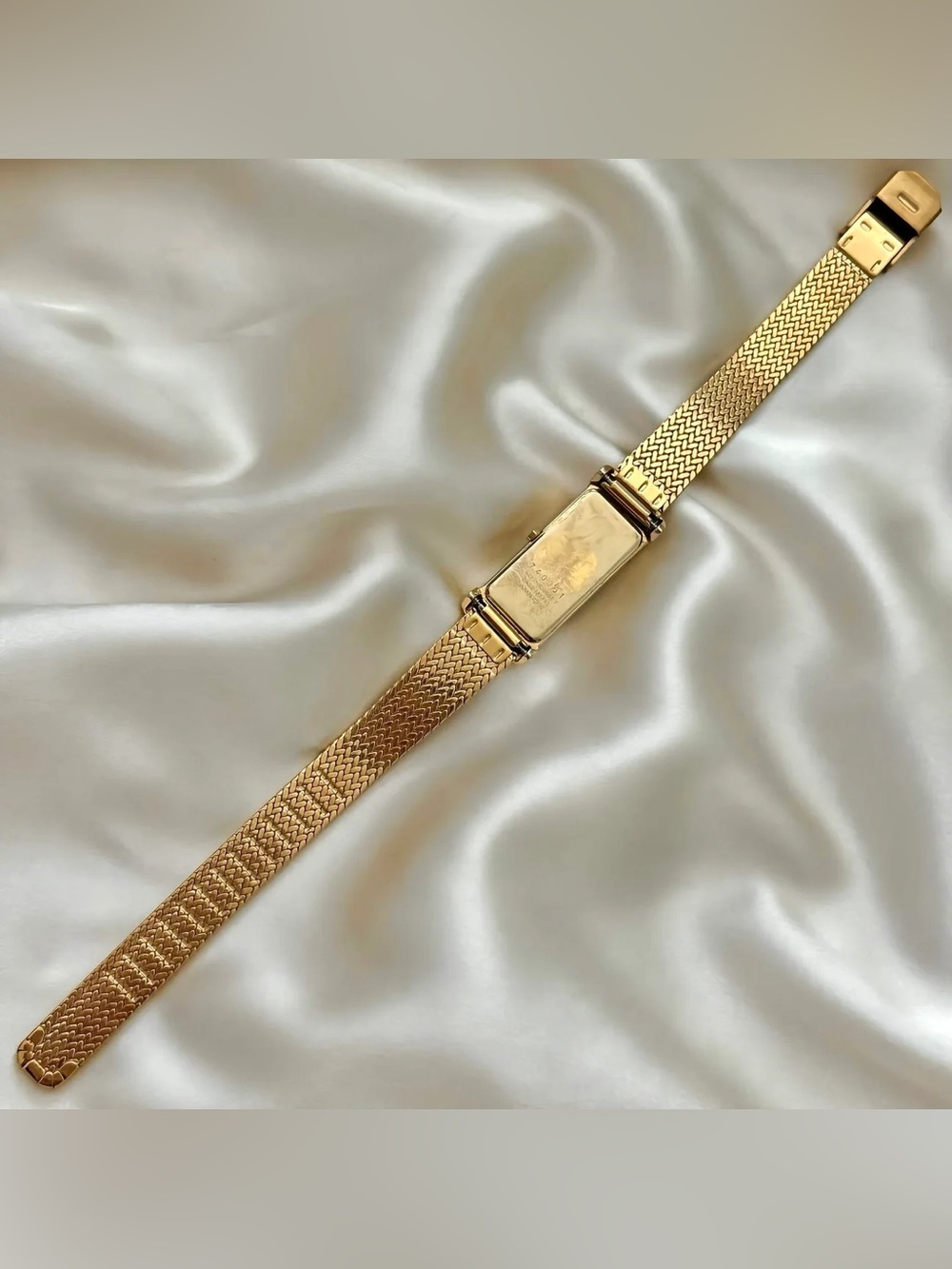 AUTHENTIC VINTAGE YVES SAINT LAURENT GOLD WATCH - Picture 6 of 7